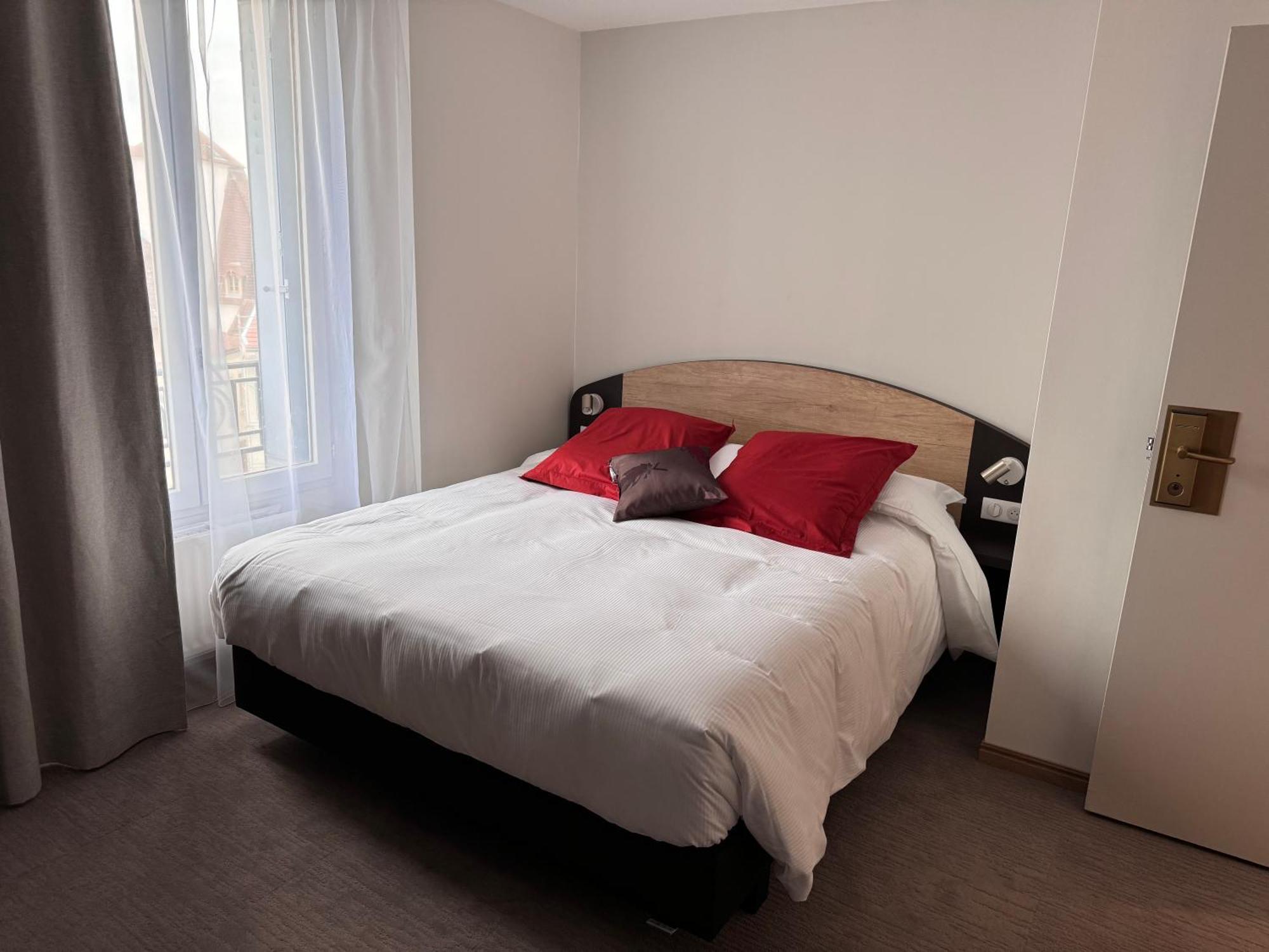 Hotel De Grignan 4*